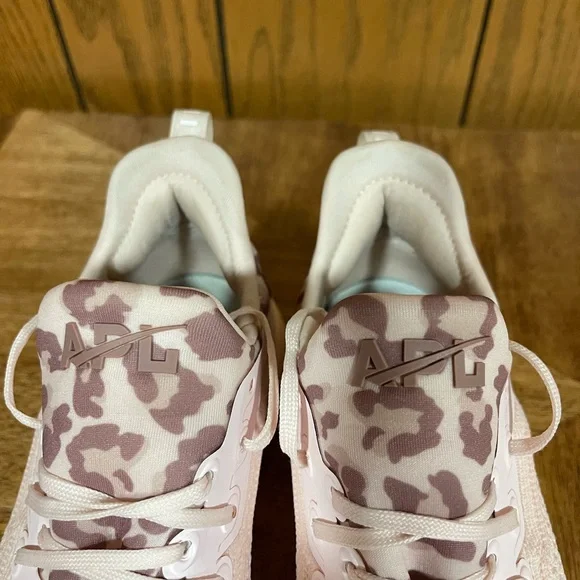 APL" TechLoom Tracer Sneakers -Pink - Picture 7 of 13